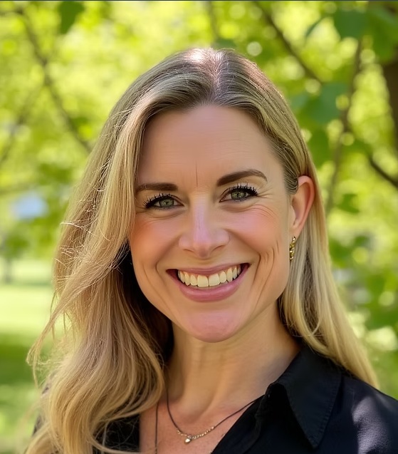 Free Training: In Her Arms: How Mother-Daughter Healing Fosters Eating Disorder Recovery